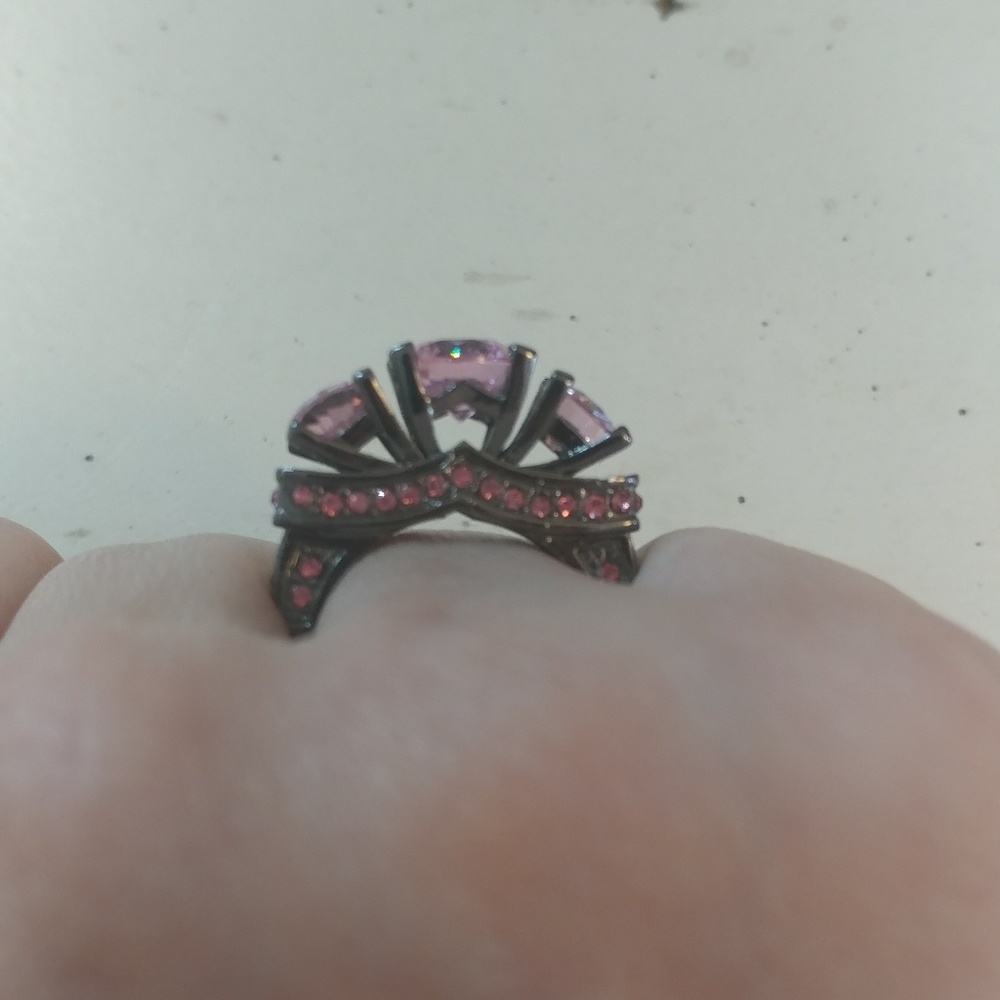 👠Black Silver Ring with Pink Cubic Zirconia - Picture 2 of 4